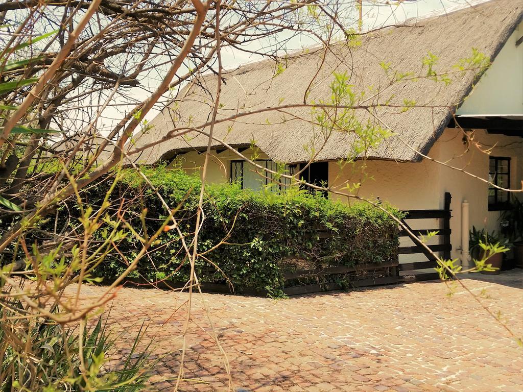 Pine Tree Lodge Midrand Εξωτερικό φωτογραφία